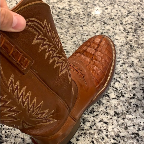 Lucchese hornback caiman boots. 10 1/2 - Picture 4 of 11